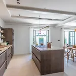 בית נופש Mila - A 450 M De La