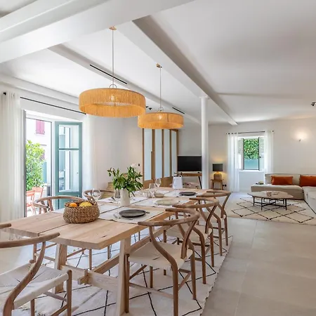 Дом отдыха Mila - A 450 M De La