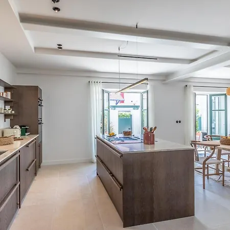 Дом отдыха Mila - A 450 M De La